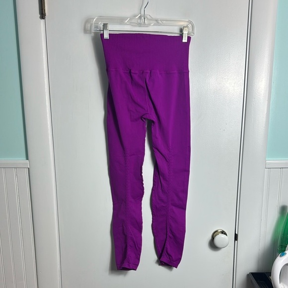 Free People Movement High-Rise 7/8 Length Good Karma Leggings Vivid Violet M/L - Picture 7 of 15
